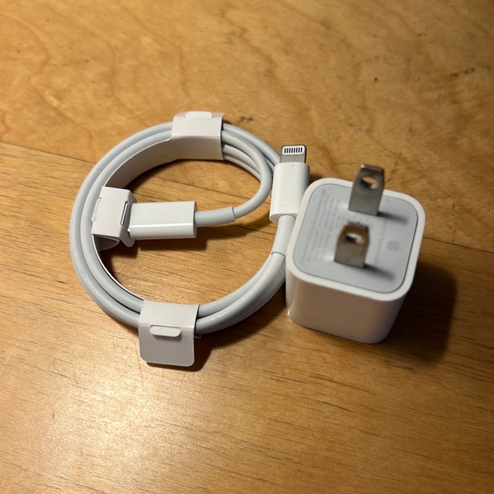 New Apple Lightning charger